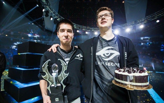 FalleN ：使用新品牌显示器打破垄断是件好事