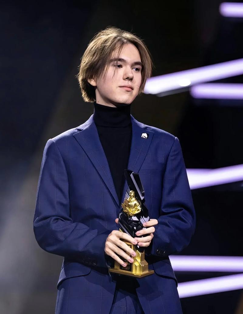 电竞比分网：英雄联盟S10 C组战，LGD心有不甘遗憾出局