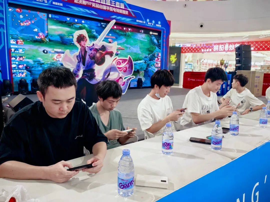 英雄海？knight本次世界赛的15局游戏中选用了12个英雄！